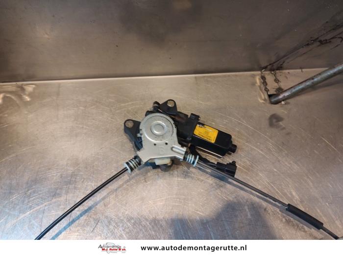 Mô Tơ Nâng Hạ Kính Cánh Cửa Trước Trái Daewoo Magnus Mã phụ tùng 96327987