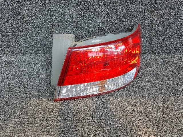 Đèn Hậu Trái Daewoo Gentra Mã phụ tùng 95952064