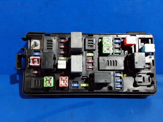 Hộp Cầu Chì Đầu Xe Daewoo Matiz Mã phụ tùng 95020932