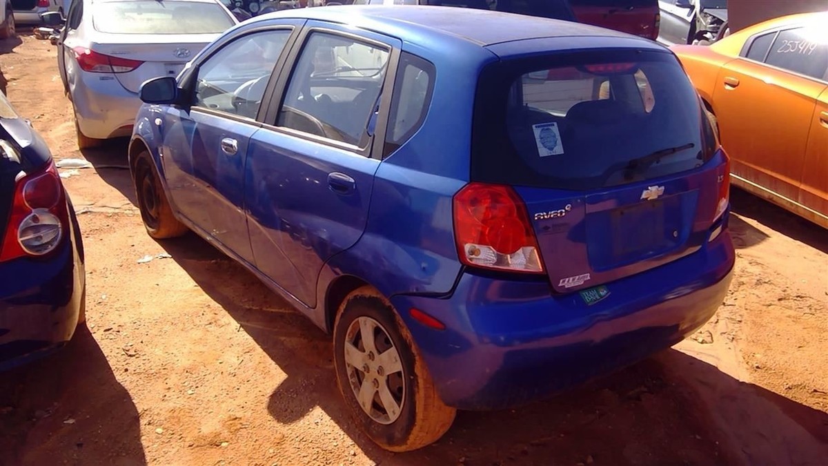 Tay Mở Cửa Ngoài Trước Phải Daewoo Gentra Mã phụ tùng 96409549