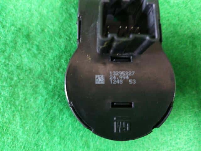 Công Tắc Pha Cos Có Auto Daewoo Lacetti Mã phụ tùng 13295227