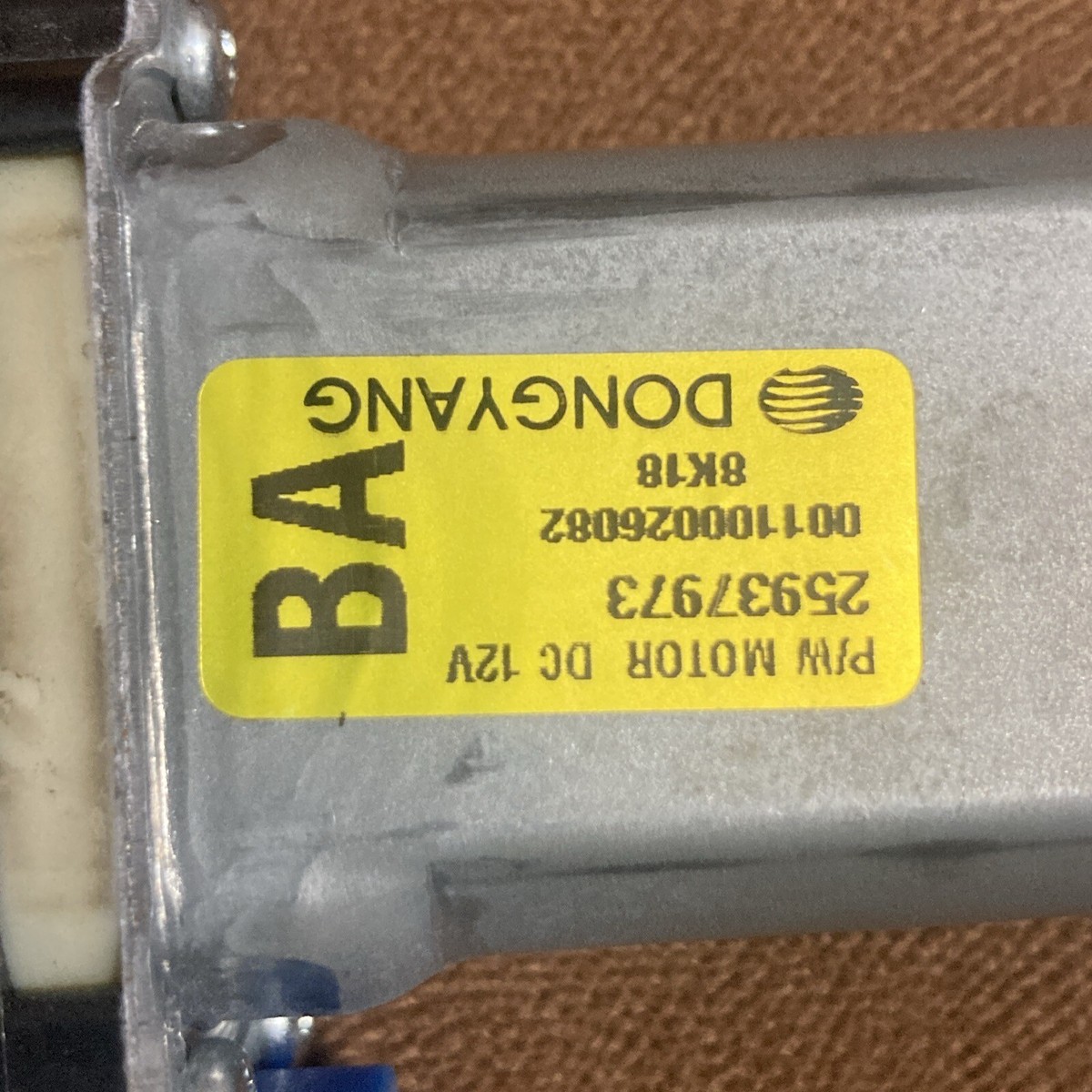 Mô Tơ Lên Xuống Kính Cửa Trước Trái Daewoo Gentra Mã phụ tùng 25937973