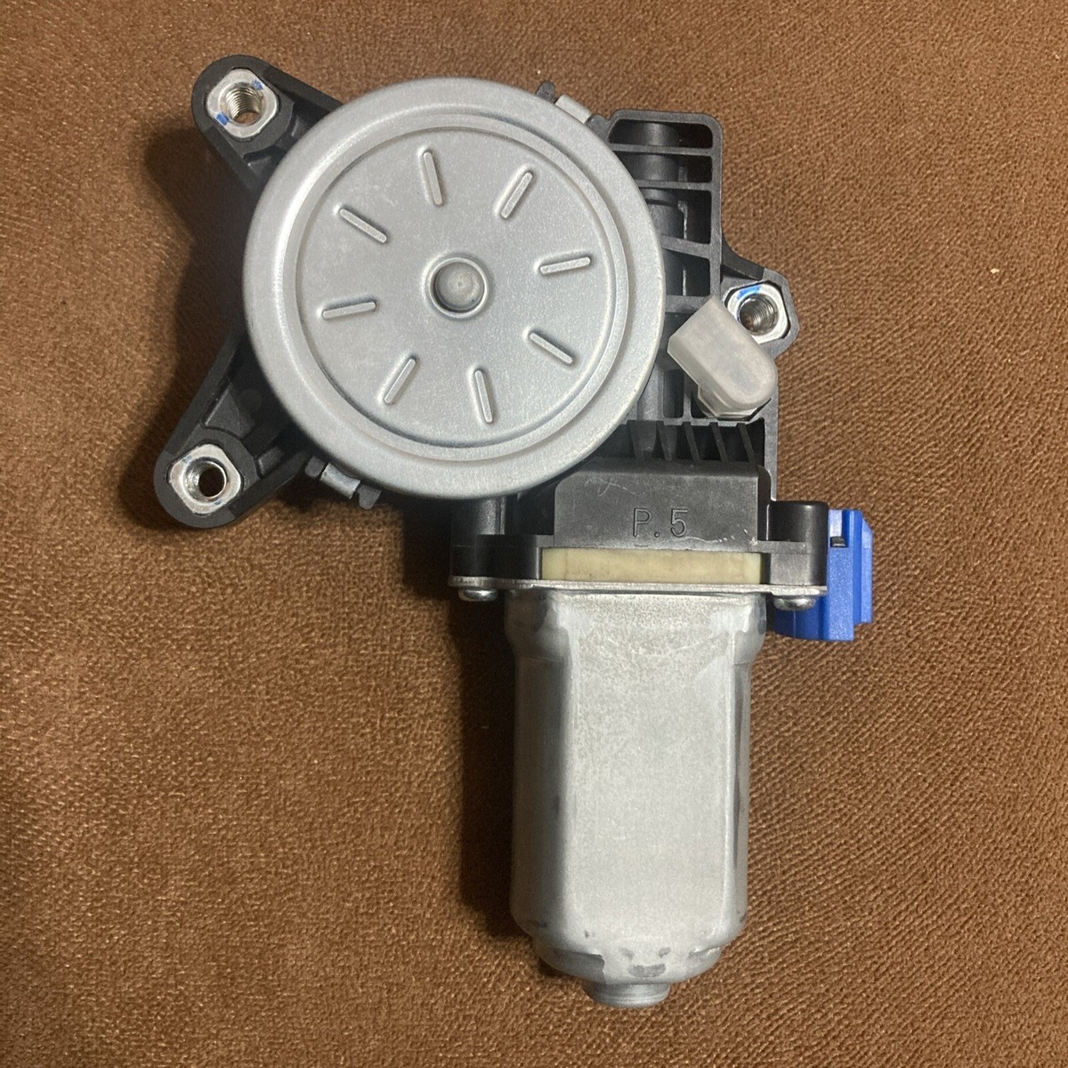 Mô Tơ Lên Xuống Kính Cửa Trước Trái Daewoo Gentra Mã phụ tùng 25937973