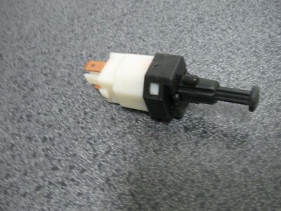 Cơ Cấu Mở Nắp Bình Xăng Ngoài Daewoo Gentra Mã phụ tùng 96216127