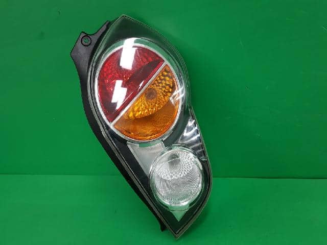 Đèn Hậu Phải Xi Nhan Vàng Daewoo Matiz Mã phụ tùng 95483112