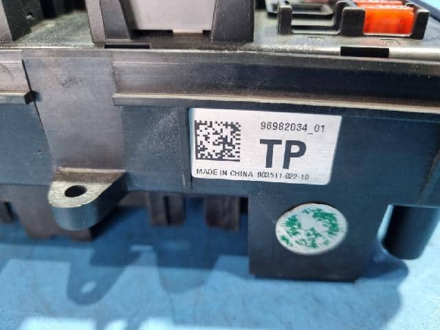 Hộp Cầu Chì Tổng Đầu Xe Daewoo Lacetti Mã phụ tùng 96982034