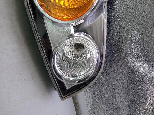 Đèn Hậu Phải Xi Nhan Vàng Daewoo Matiz OEM 95952197