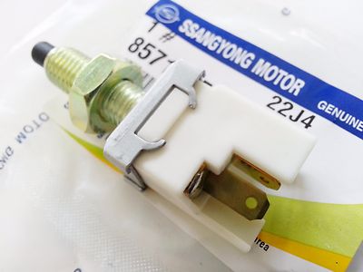 Công Tắc Chân Phanh Ssangyong RX 270 OEM 8571008100