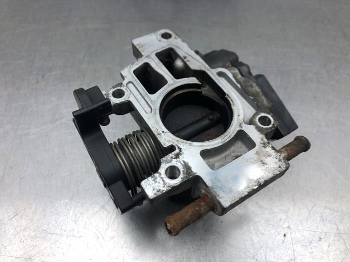 Họng Ga 3 Máy Daewoo Matiz Mã phụ tùng 25185782