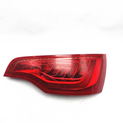 Đèn Hậu Trái Audi Q7 Mã phụ tùng 4L0945093F