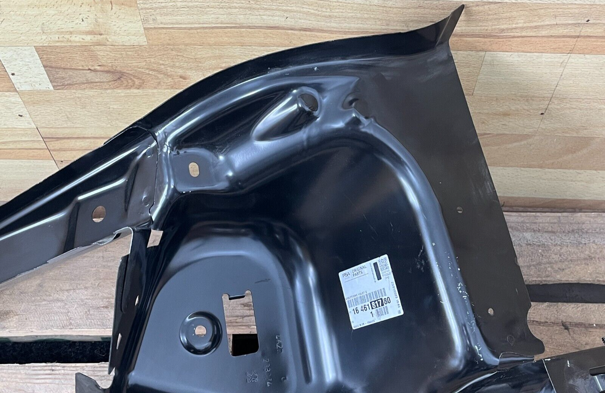 Đèn Phản Quang Sau Phải Peugeot 5008 Mã phụ tùng YL00561780