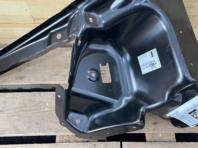 Đèn Phản Quang Sau Phải Peugeot 5008 Mã phụ tùng YL00561780