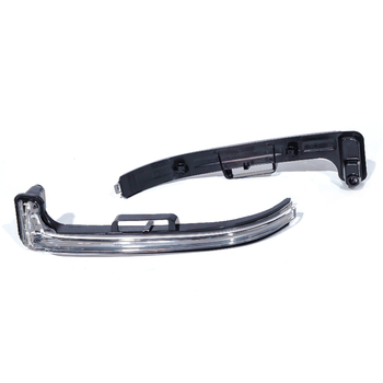 Đèn Xin An Gương Phải Peugeot 5008 Mã phụ tùng YL00407480