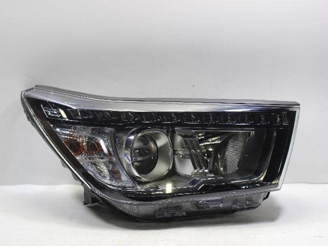 Đèn Pha Trái Có Led Ssangyong Tivoli Mã phụ tùng 8310235200