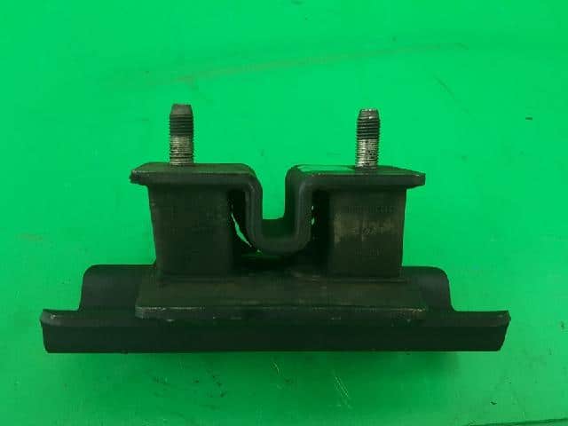 Chân Máy Hộp Số Ssangyong Musso Mã phụ tùng 3193005101