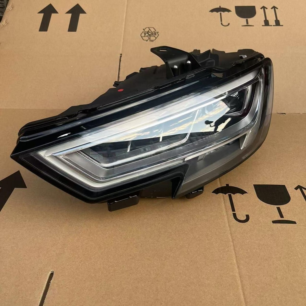 Đèn Pha Trái Audi A6 Mã phụ tùng 4G0941033D