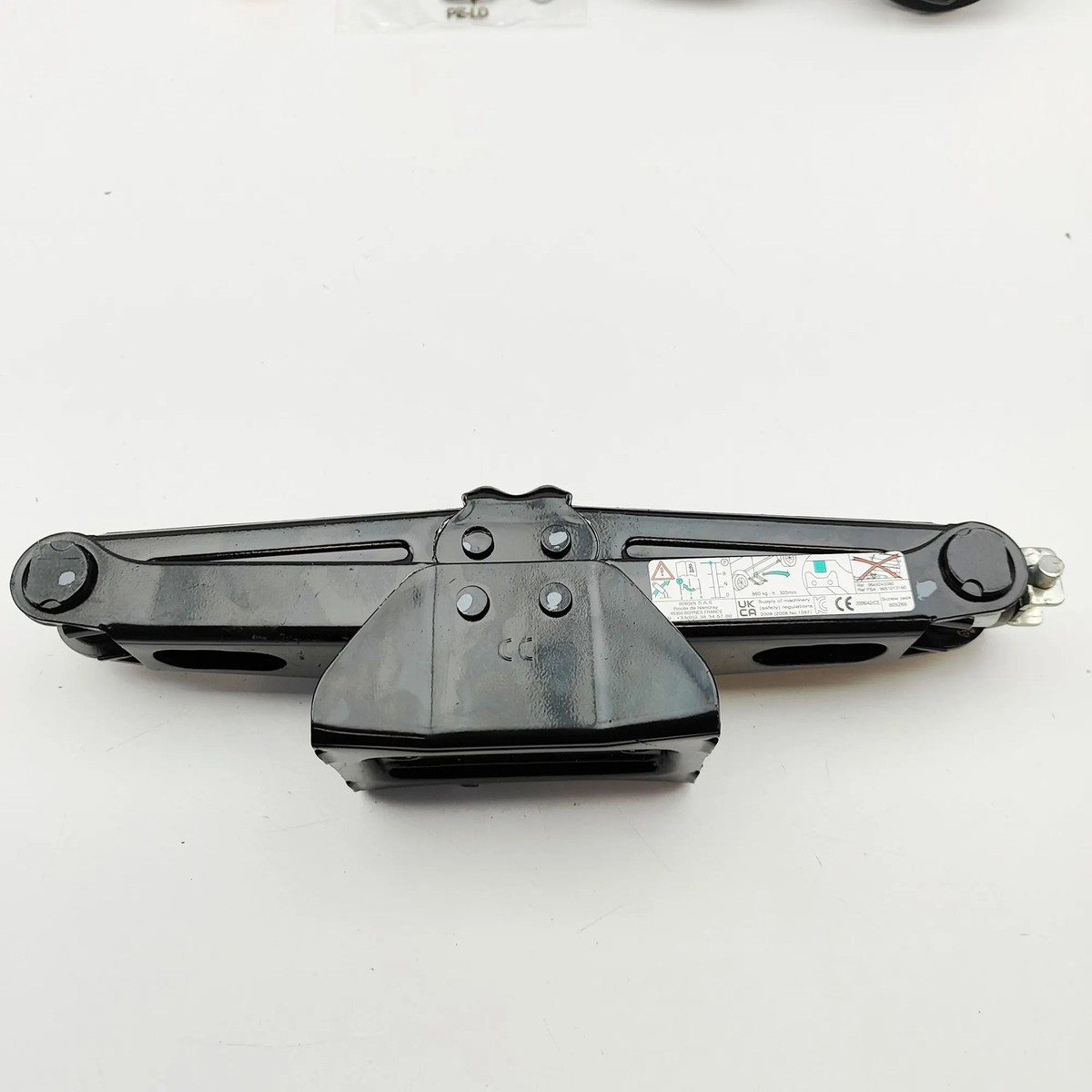Nẹp Cài Cản Trước Trái Peugeot 5008 Mã phụ tùng YL00411880