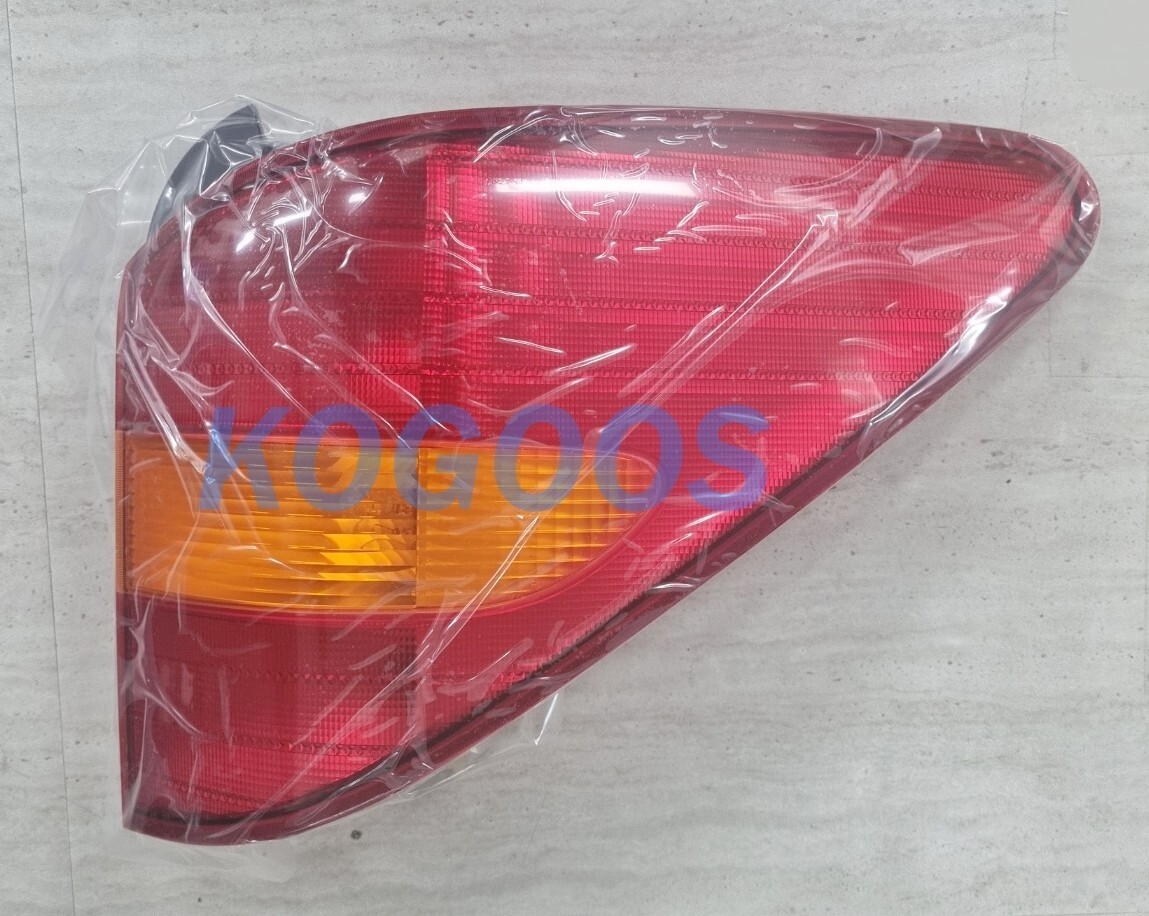 Đèn Hậu Miếng Ngoài Trái Ssangyong STAVIC Mã phụ tùng 8360121110