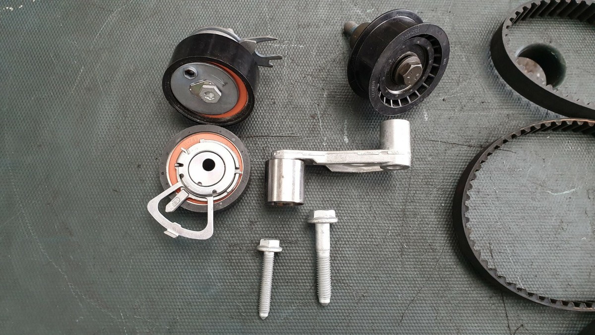 Bộ Dây Cam Liền Bi Tăng Audi TT OEM 530008910