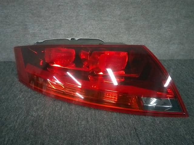 Đèn Hậu Trái Audi TT Mã phụ tùng 8j0945095L