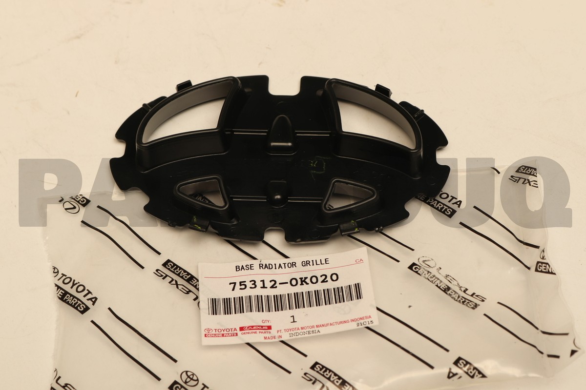 Đế bắt biểu tượng ca lăng Innova 2014 Mã phụ tùng 753120K020