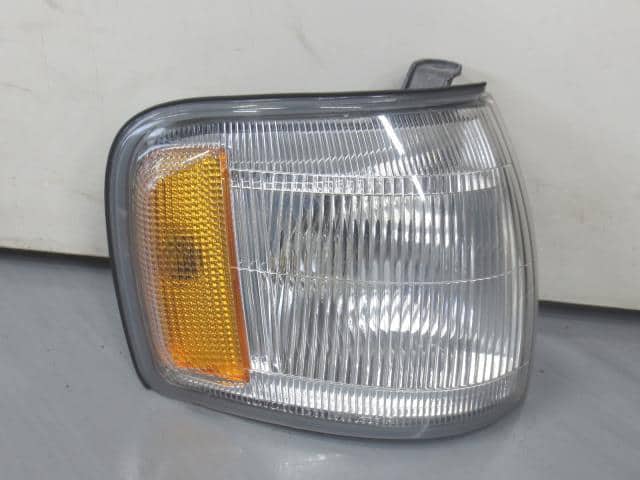 Đèn xi nhan Crown 3.0 JZS155 Mã phụ tùng 8162130390