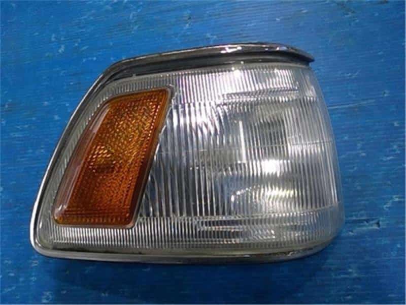 Đèn xi nhan Crown 3.0 JZS155 Mã phụ tùng 8162130390