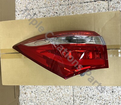 Đèn hậu ngoài Toyota Altis 1.8 2014 (Đèn lái sau) Mã phụ tùng 8156102780