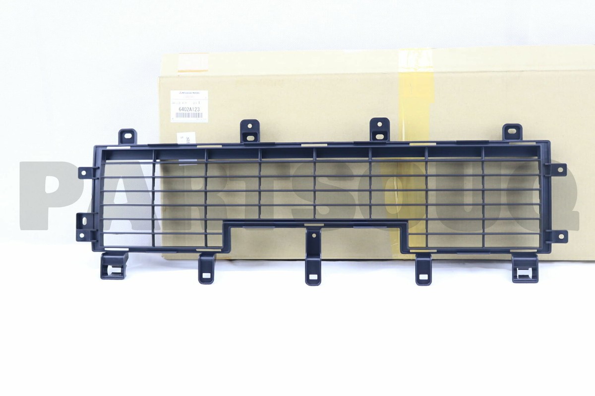 Lưới tản nhiệt Pajero V93 (Lưới thoáng gió ba đờ xốc) Mã phụ tùng 6402A123