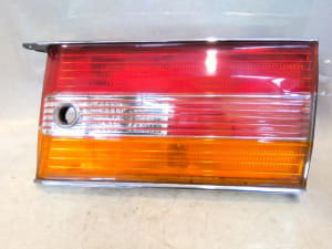 Đèn hậu trong Crown 3.0 1998 Mã phụ tùng 8158130080