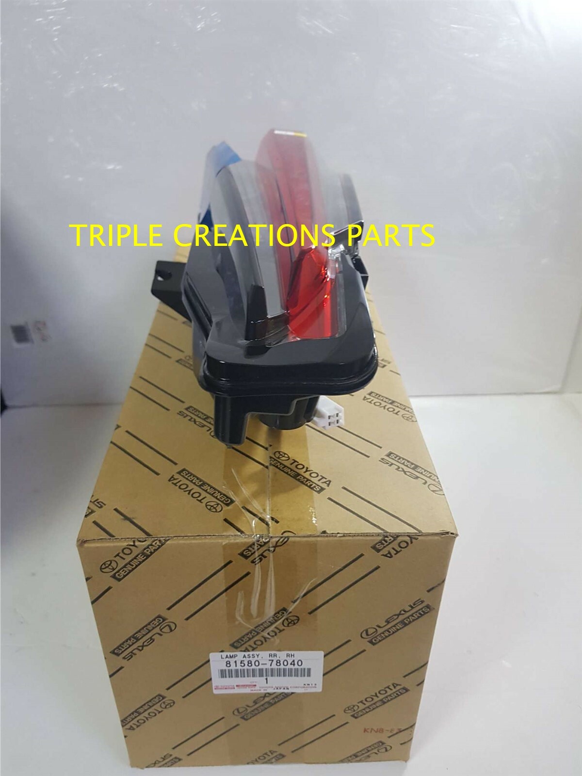 Đèn hậu trong Crown 3.0 1998 Mã phụ tùng 8158130080