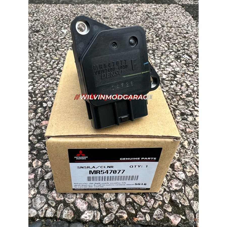 Ốp đầu bậc lên xuống sau Pajero V45 Mã phụ tùng mr776054