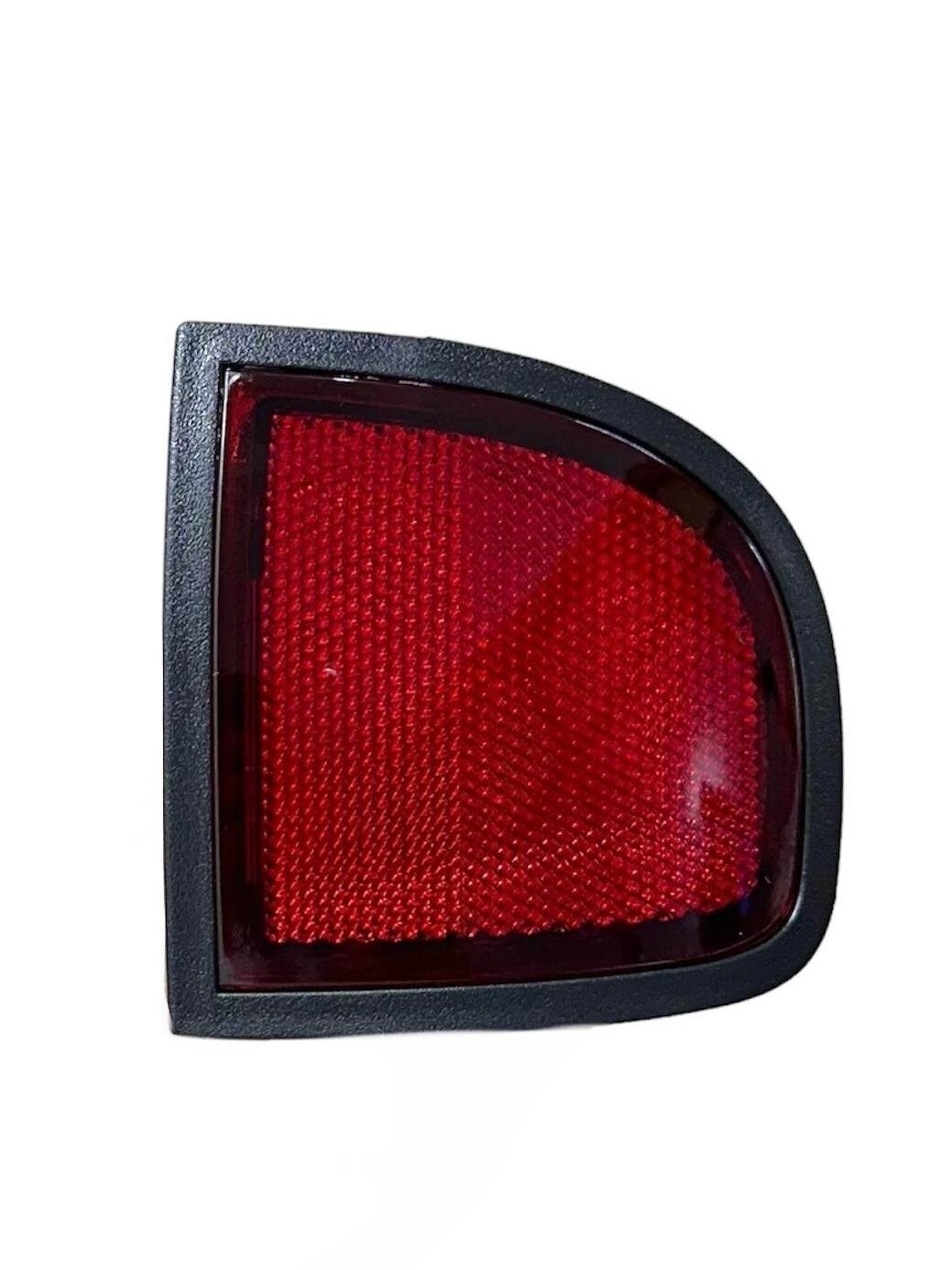 Đèn ba đờ xốc sau Triton (Đèn sương mù) Mã phụ tùng 8355a016