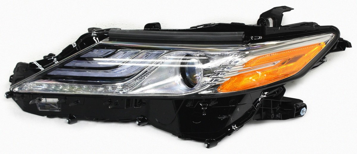 Đèn pha Vios 2014 G AT Mã phụ tùng 811700D750