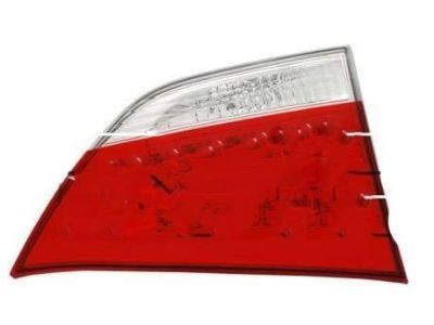 Đèn hậu trong Toyota Siena 2010 Mã phụ tùng 8159008010