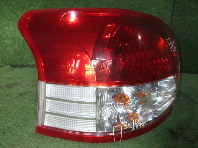 Đèn hậu Yaris Mã phụ tùng 8156152560