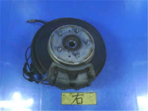 Giá bắt moay ơ trước Daihatsu Terios Mã phụ tùng 4321187404