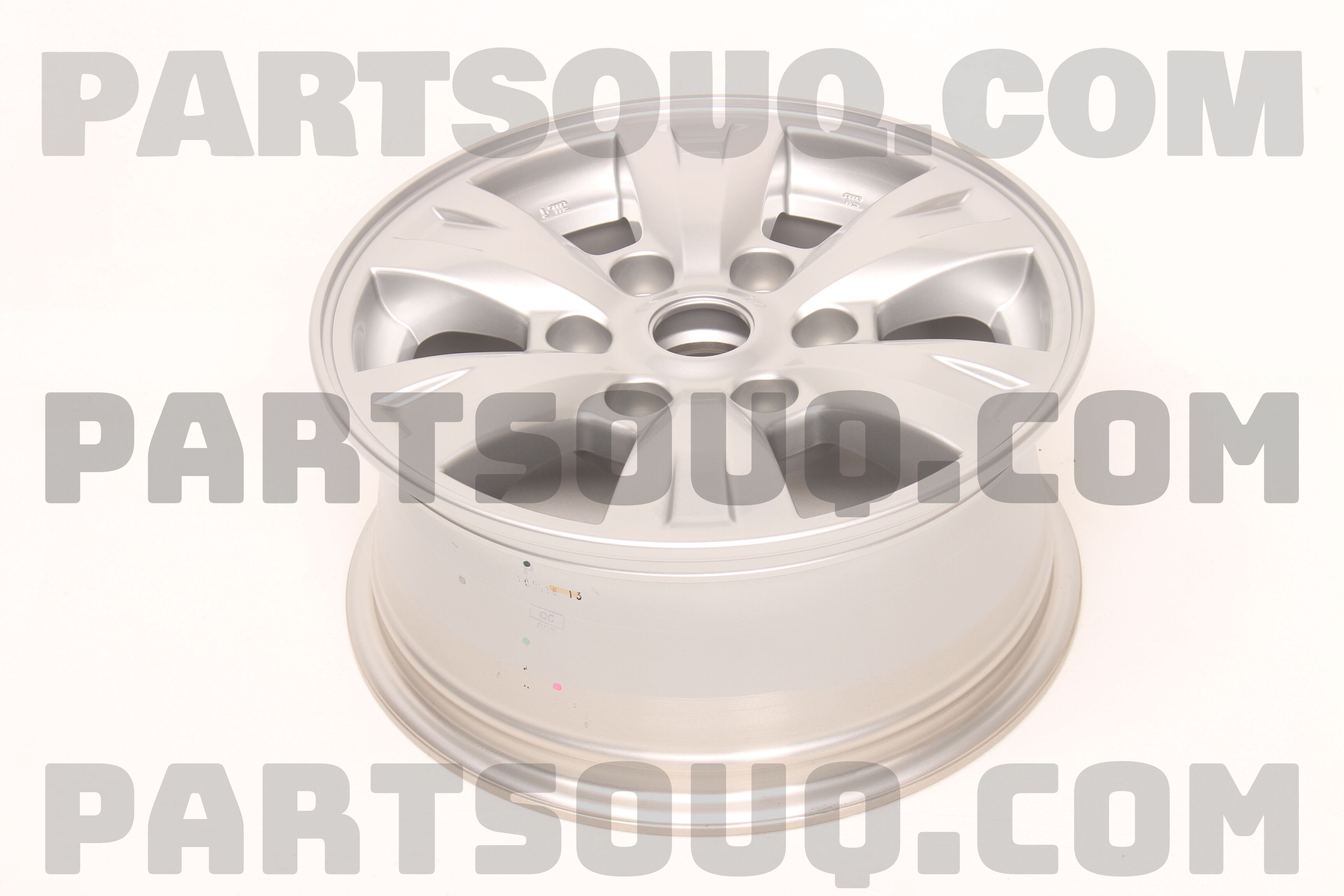 La zăng đúc Triton 2010 Mã phụ tùng 4250B590T