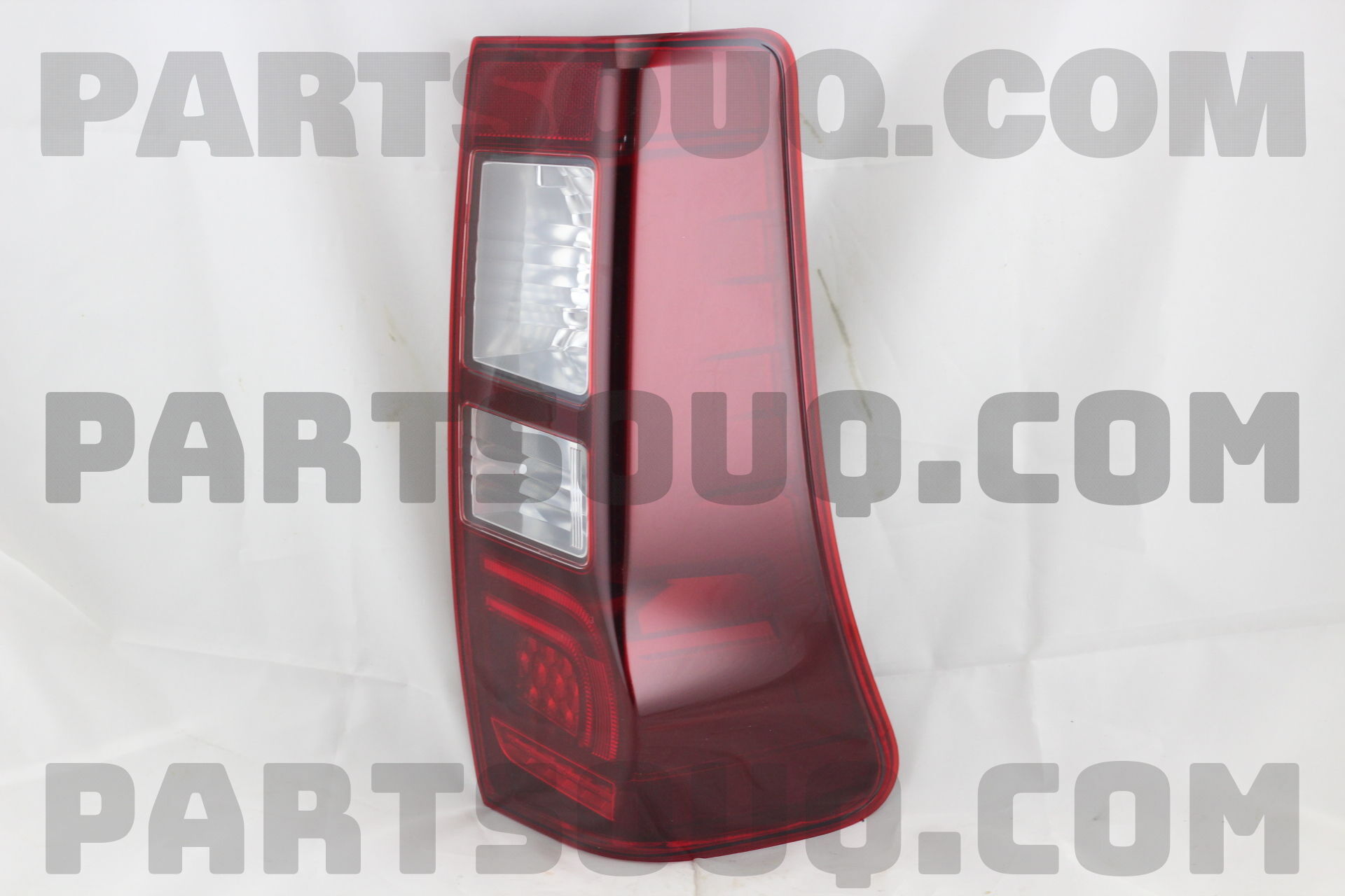 Đèn hậu Isuzu D-max 2015 (Đèn lái sau) Mã phụ tùng 8982355570