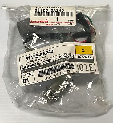 Đèn pha Lexus GX470 (Đèn lái trước Lexus GX470) Mã phụ tùng 811306a240