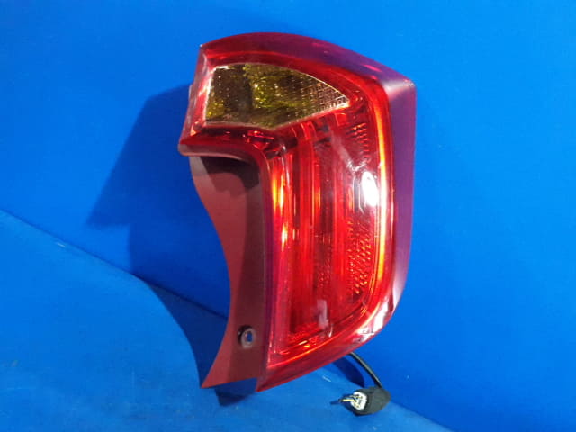 Đèn hậu Kia Morning 2012 Mã phụ tùng 924021Y000