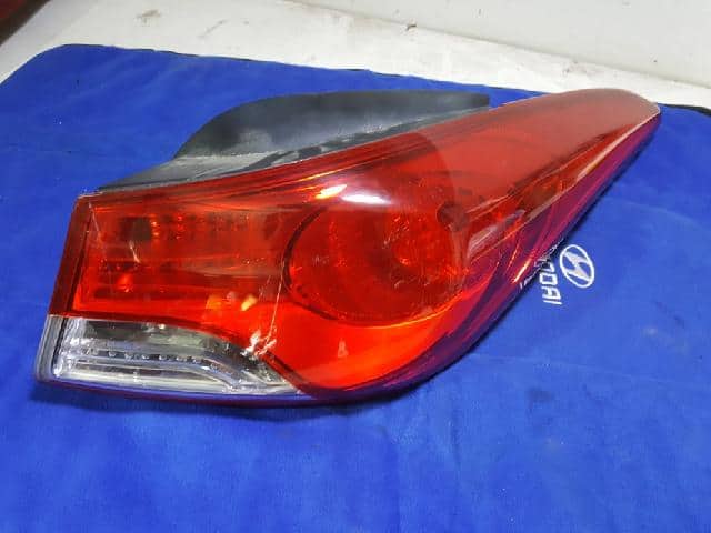 Đèn hậu ngoài Elantra 2013 Mã phụ tùng 924023X000