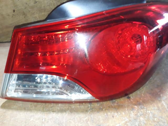 Đèn hậu ngoài Elantra 2013 Mã phụ tùng 924023X000