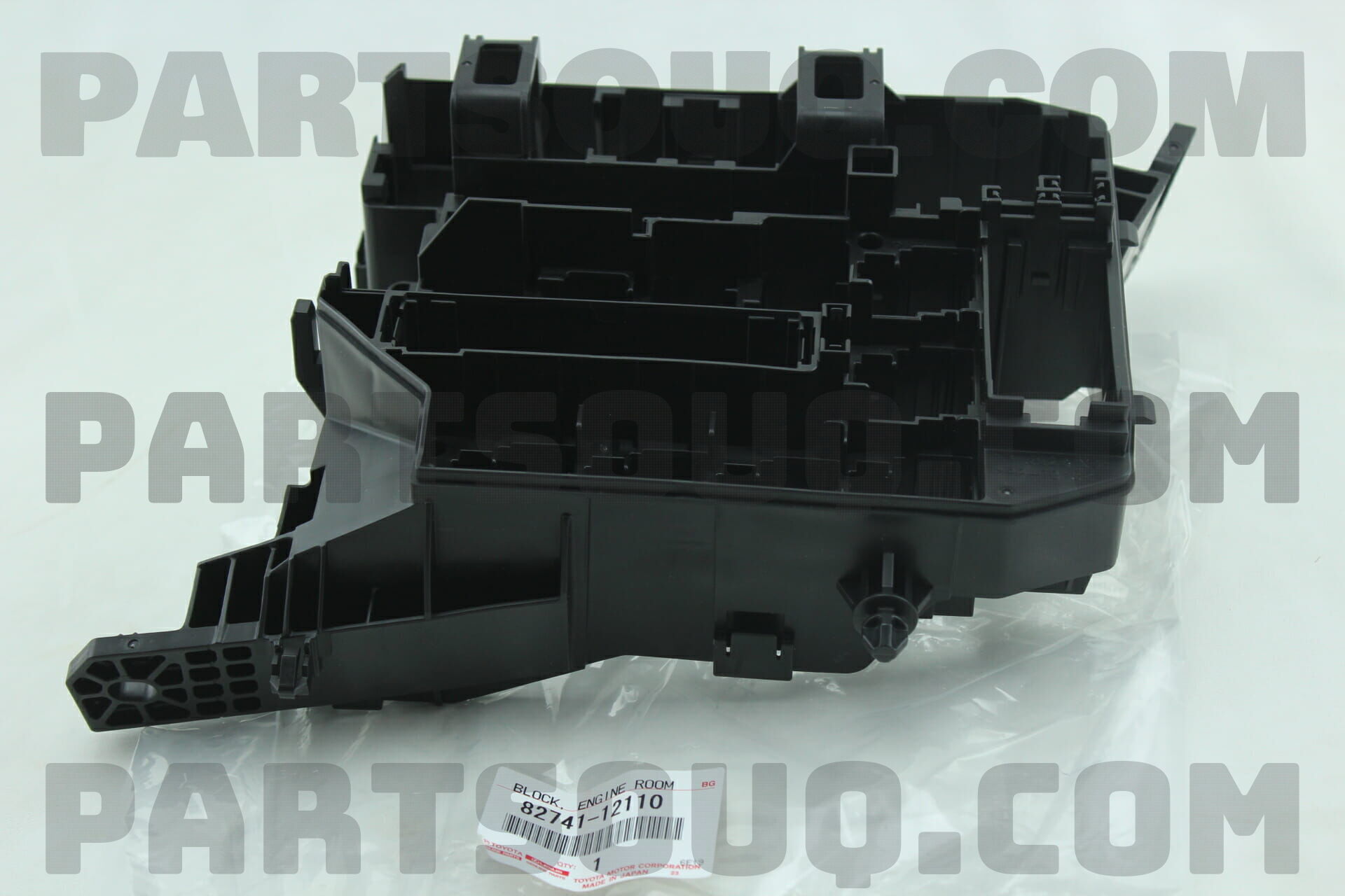 Vỏ hộp cầu chì Altis 2008-2010 Mã phụ tùng 8274112110