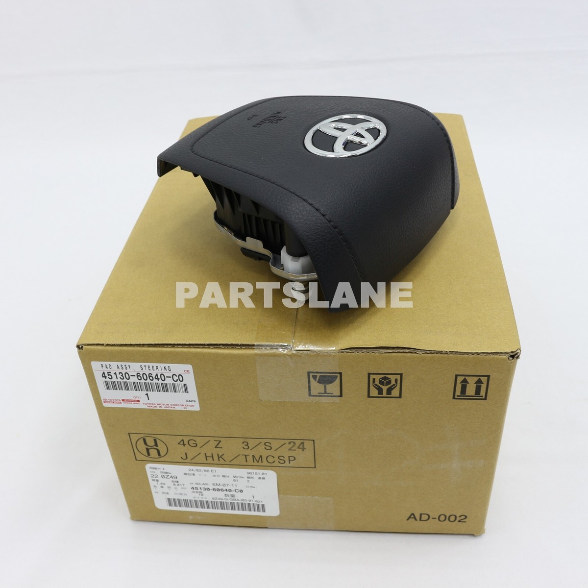Phím còi Toyota Altis 2.0 2011 Mã phụ tùng 4513002560B0/4513006320E0