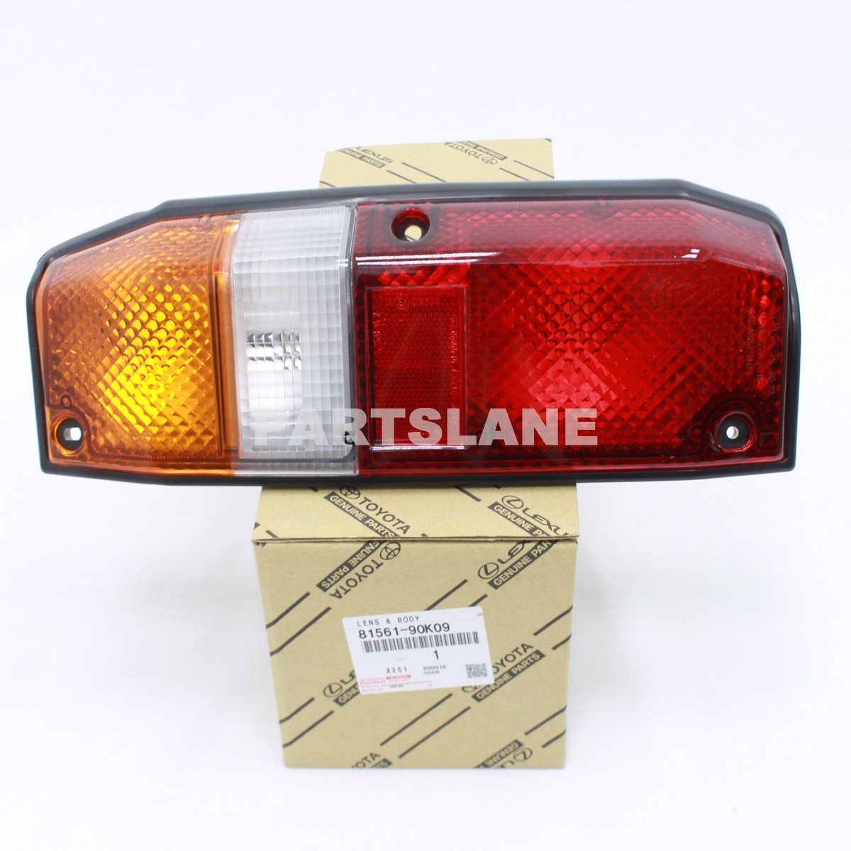 Đèn hậu Land Cruiser 1995 (Đèn lái sau) Mã phụ tùng 8156190k09-8155190k09