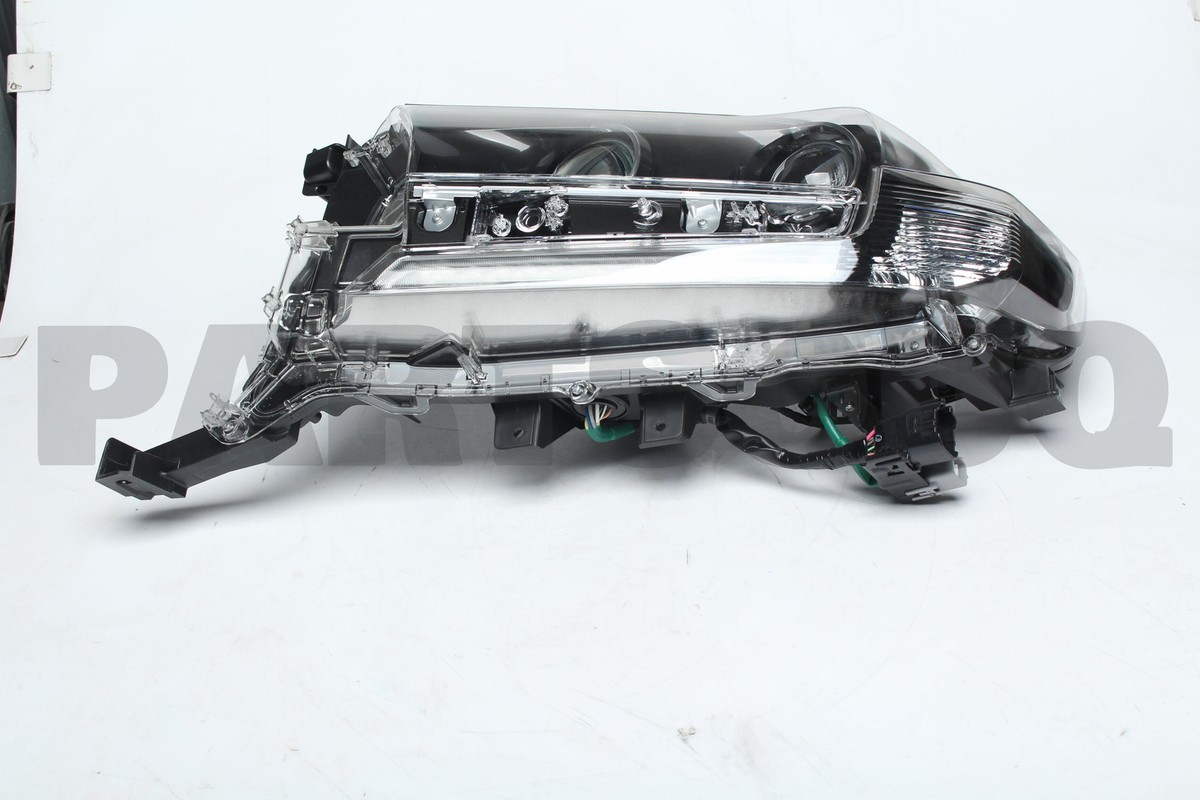 Đèn pha Camry 2.4 2010 VN (Đèn lái trước) Mã phụ tùng 8114506760-8114506550