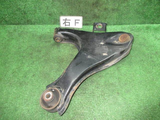 Càng A trước dưới Daihatsu Terios Mã phụ tùng 4806887405