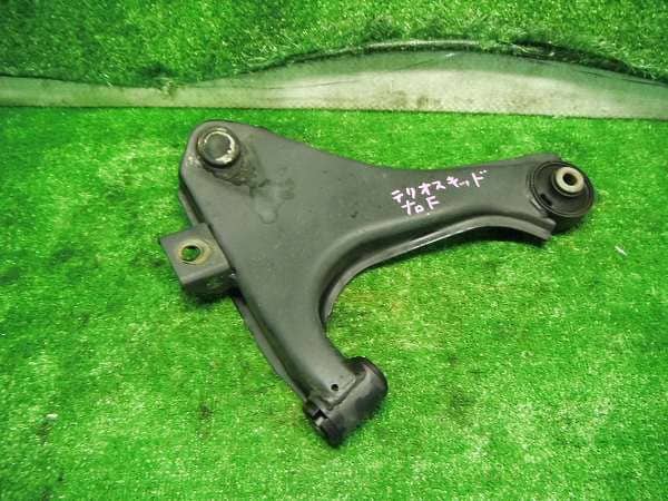 Càng A trước dưới Daihatsu Terios Mã phụ tùng 4806887405