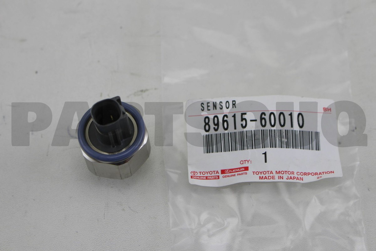 Cảm biến tiễng gõ Land FZJ100 2002 Mã phụ tùng 8961560010